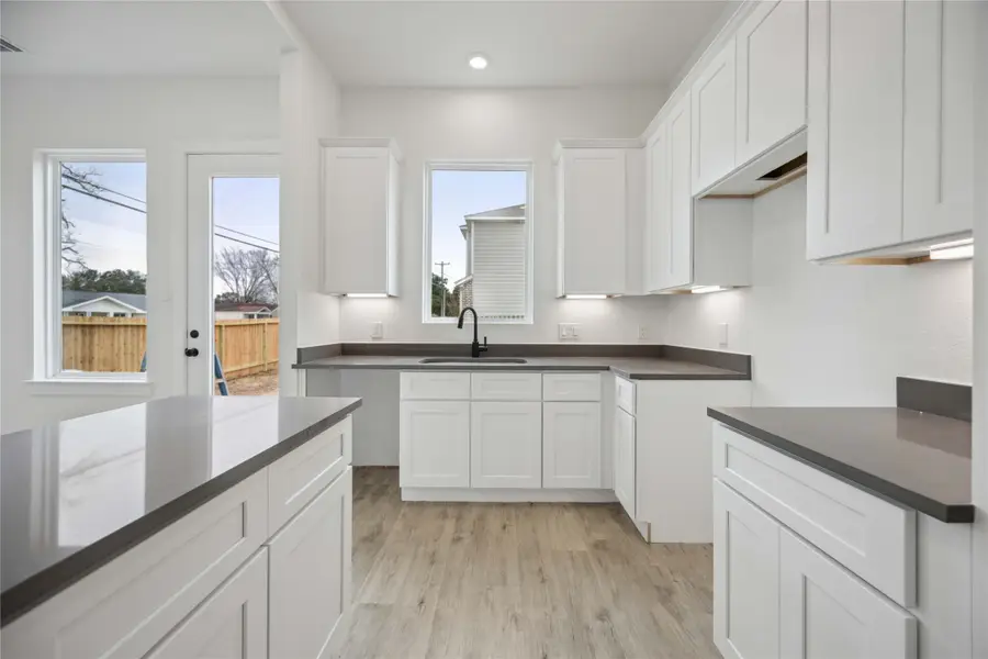 8107 Calhoun Road, Houston, TX 77033 - #3