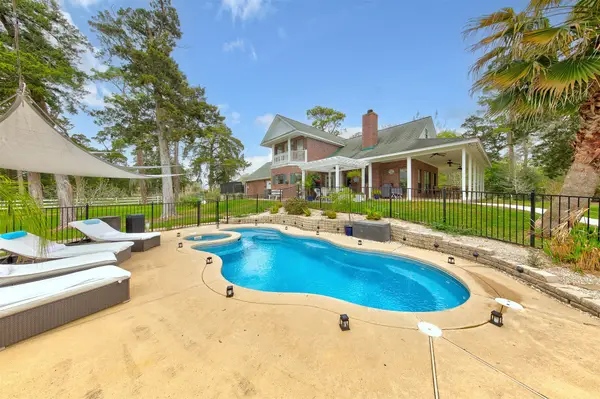 9520 El Chaco Drive, Baytown, TX 77521