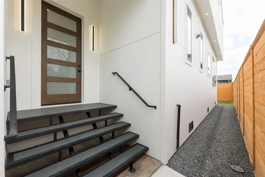 1122 E 27th St #B, Houston, TX 77009 - #2