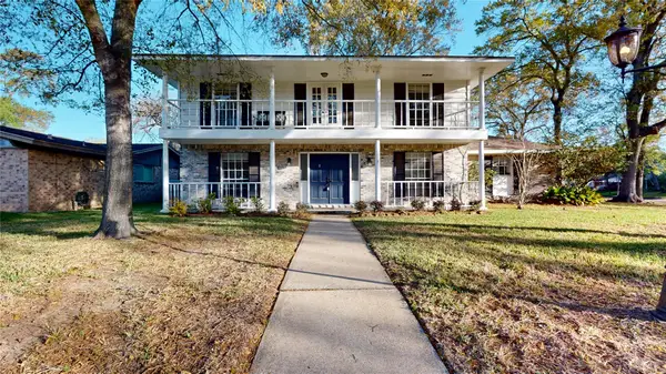 347 Forest Lake Drive, Seabrook, TX 77586