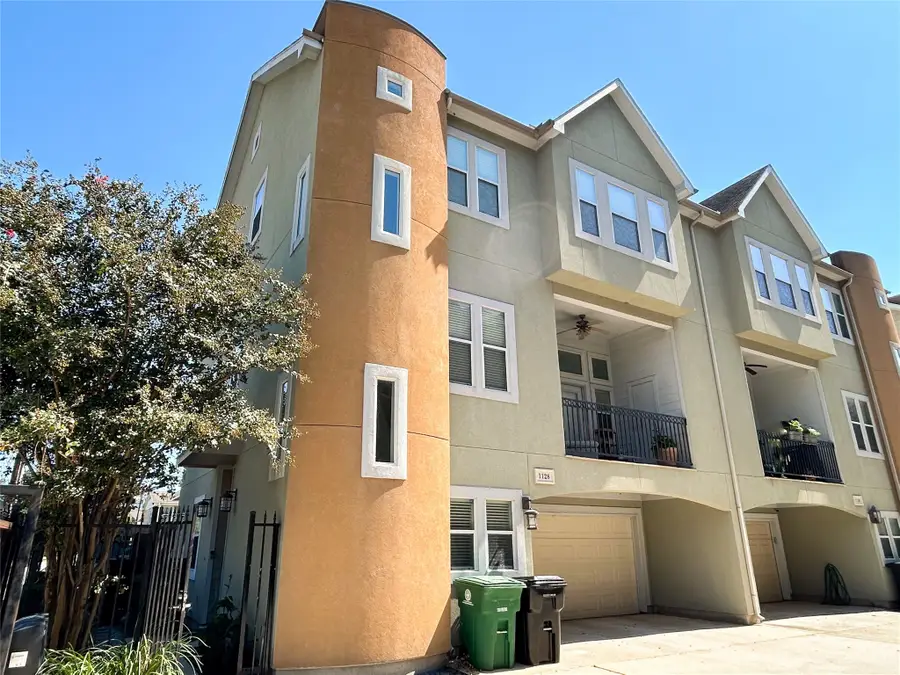 1128 W 26th Street, Houston, TX 77008 - Image #2