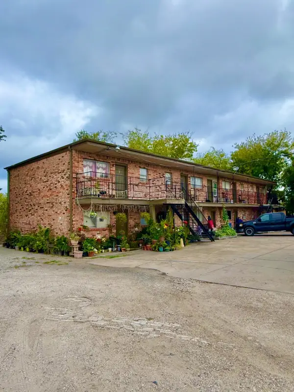 911 Michigan Street #8, Houston, TX 77587