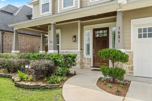 1631 Du Barry Lane, Houston, TX 77018