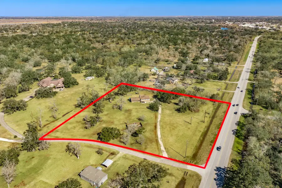 504 W Highway 332 W, Lake Jackson, TX 77566 - #3