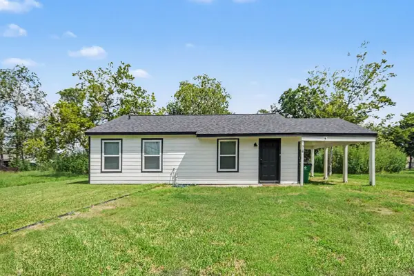318 N Columbia Street, Angleton, TX 77515