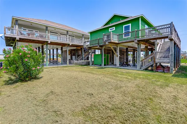 877 Palmetto Drive, Crystal Beach, TX 77650