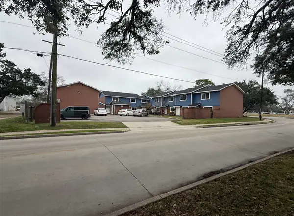 1904 Mustang Road, Alvin, TX 77511