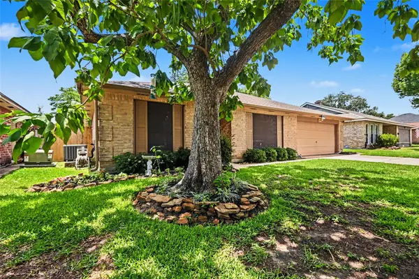 8518 Ashwyne Lane, La Porte, TX 77571