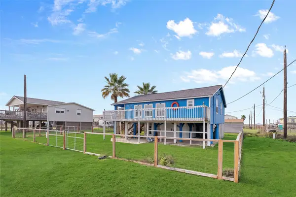 416 Seabean Street, Surfside Beach, TX 77541