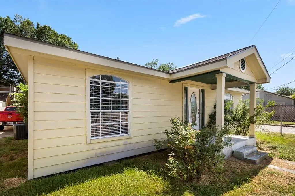 1039 W Cavalcade Street, Houston, TX 77009 - #1