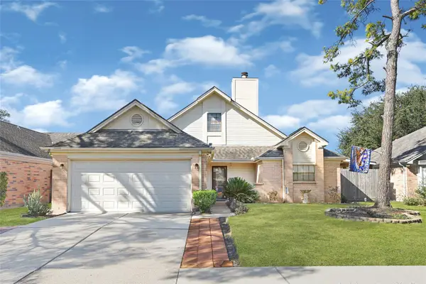 1106 Saint John Drive, Pearland, TX 77584