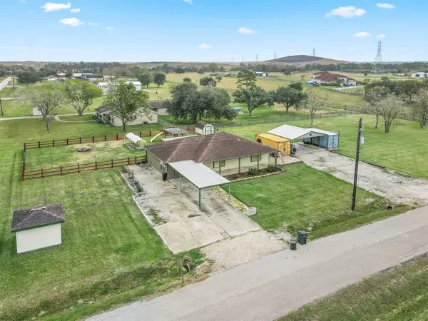 3721 Avenue E, Santa Fe, TX 77510