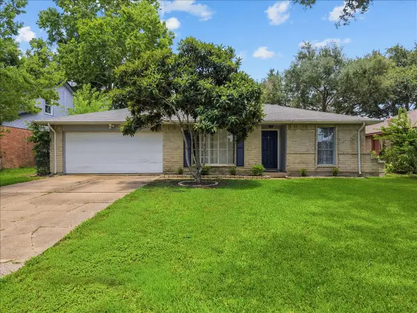17115 Bougainvilla Lane, Friendswood, TX 77546