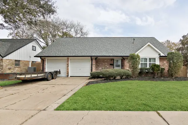 2705 Huckleberry Lane, Pasadena, TX 77502