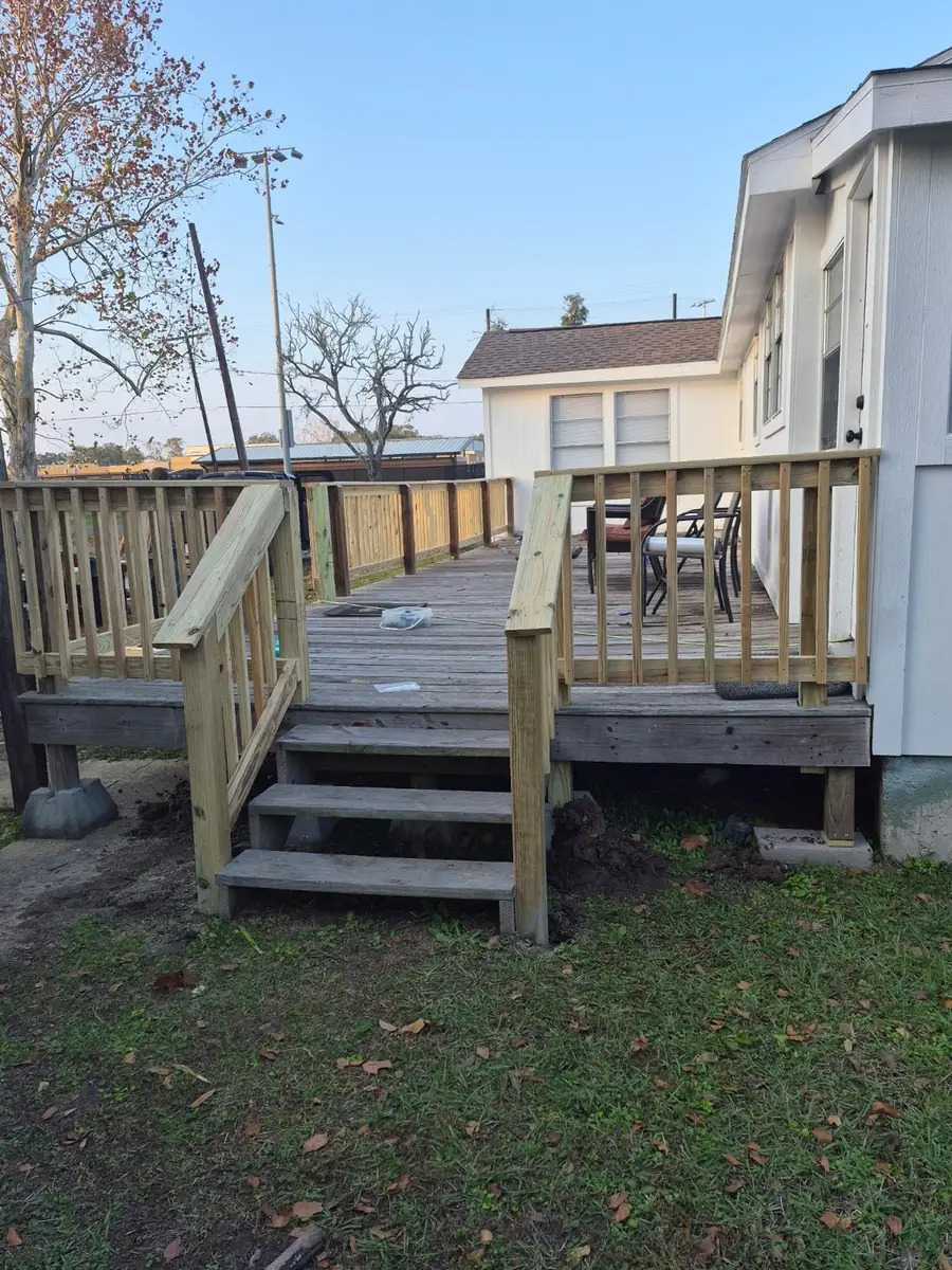 712 Stowell Street, Anahuac, TX 77514 - Image #3