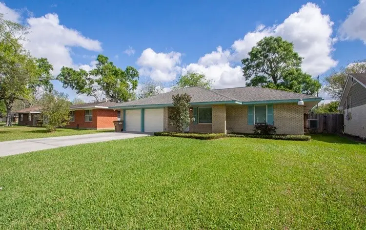 2709 Woodlawn Street, Dickinson, TX 77539 - #1