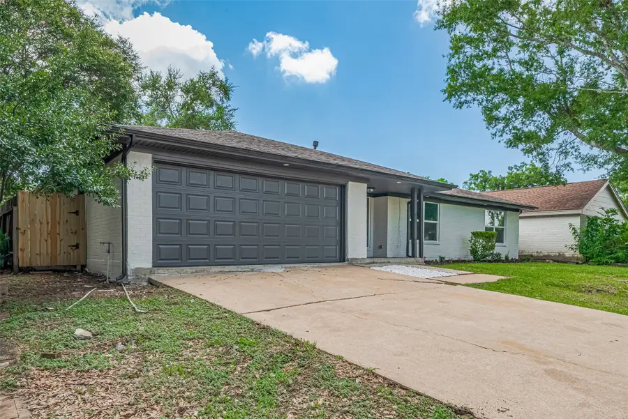 3407 Coachlight Lane, Baytown, TX 77521 - Image #2