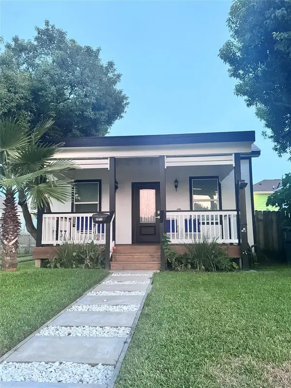 2811 Avenue Q 1/2, Galveston, TX 77550