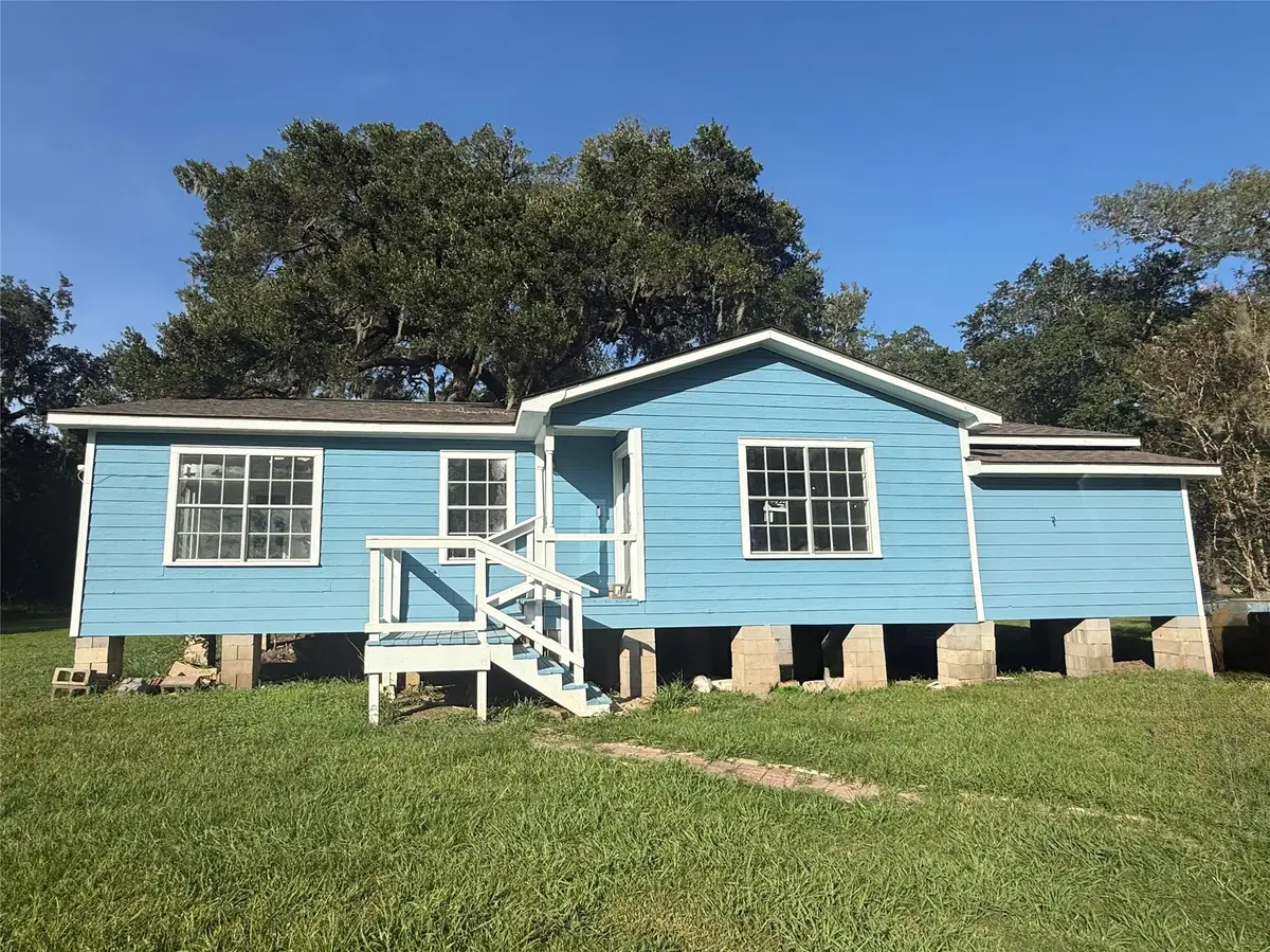 292 Manila Drive, Angleton, TX 77515 - #1