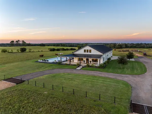 2134 Carter Road, Bellville, TX 77418