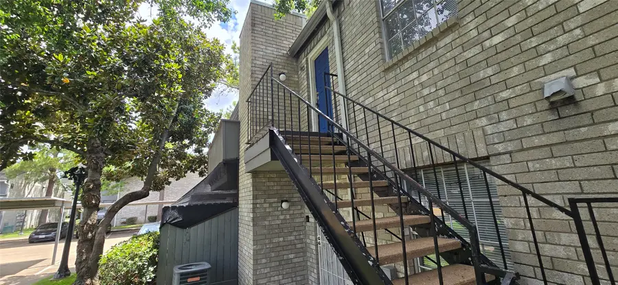 9700 Leawood Boulevard #1002, Houston, TX 77099 - #3