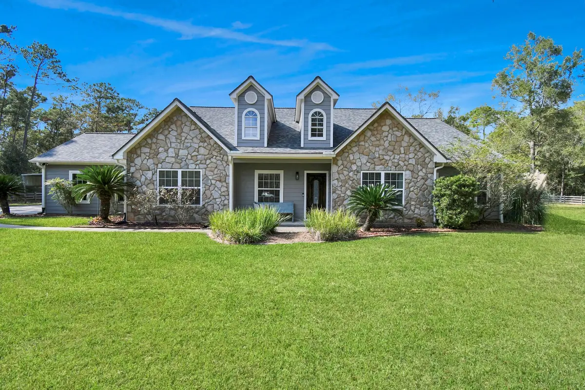 220 Cherokee Circle, Wallisville, TX 77597 - #1