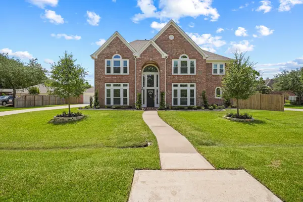 403 Trail Head Street, Friendswood, TX 77546
