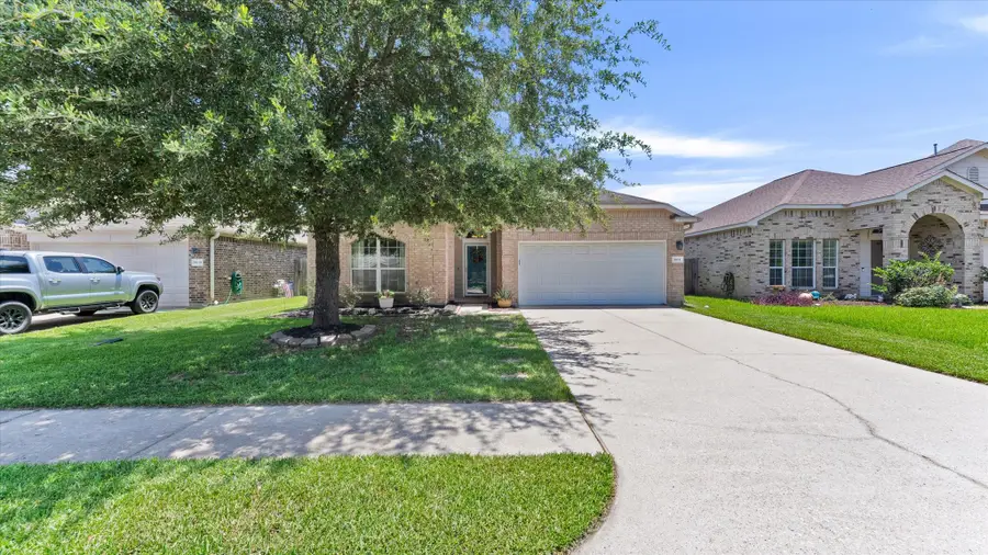 8614 W Highlands Crossing, Highlands, TX 77562 - #2