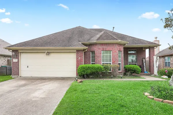 4906 Chase Stone Drive, Bacliff, TX 77518