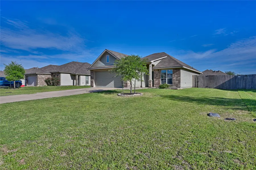 808 Mockingbird Street, Navasota, TX 77868 - #3
