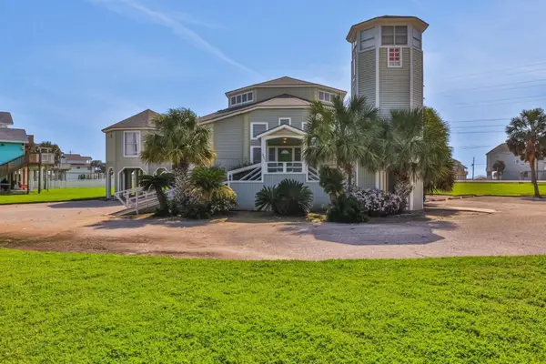 18403 Shaman Drive, Galveston, TX 77554