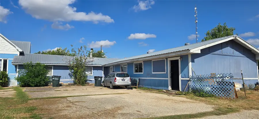 807 N Manse Avenue, Giddings, TX 78942 - #3