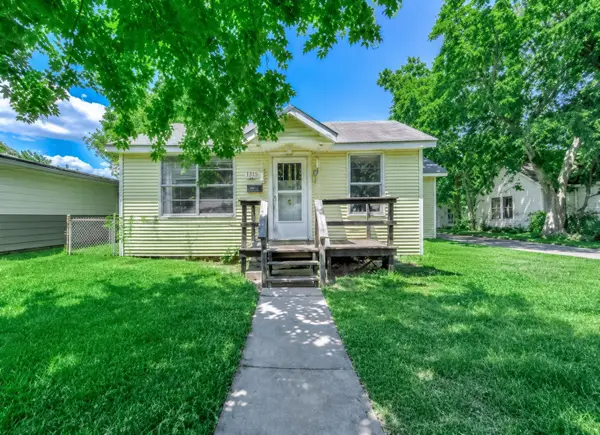207 N Logan Street, Texas City, TX 77590