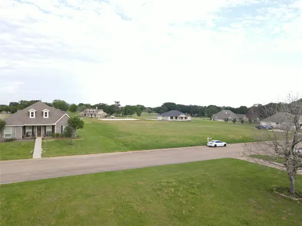 120 Hogan Lane Lane, Hempstead, TX 77445