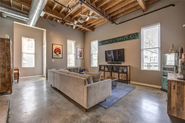 902 E 27th Street, Houston, TX 77009