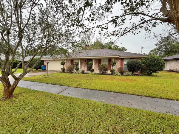 3220 Lancelot Street, Orange, TX 77630