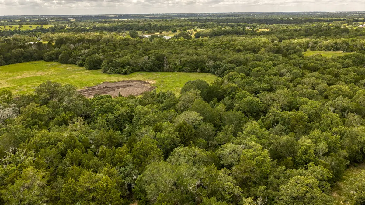 8 Hillwood Trail, Brenham, TX 77833 - #1
