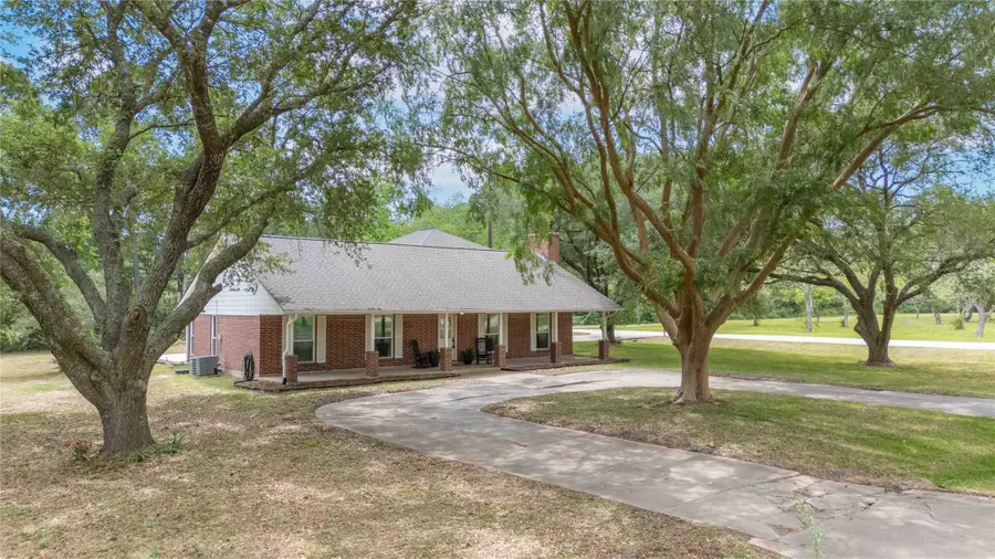 655 Avenue L, Dickinson, TX 77539 - #2