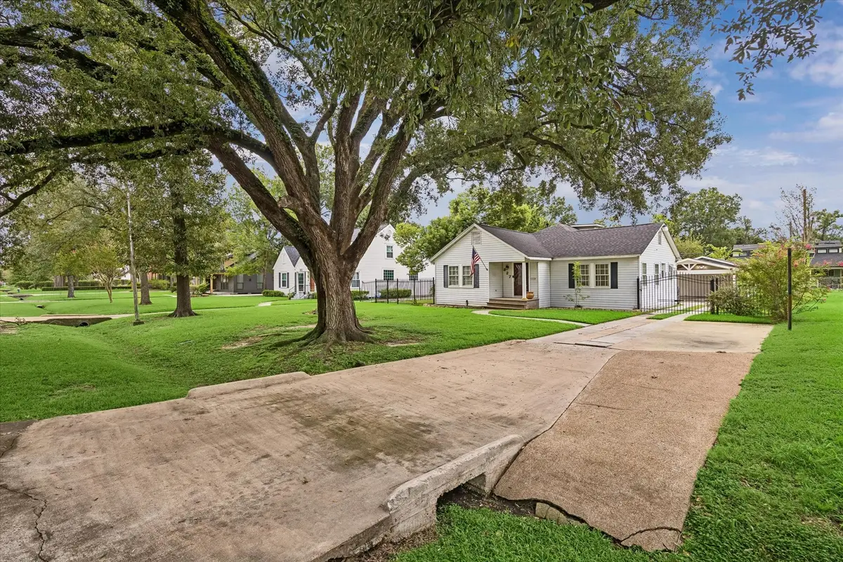 327 W 31st Street, Houston, TX 77018 - #1