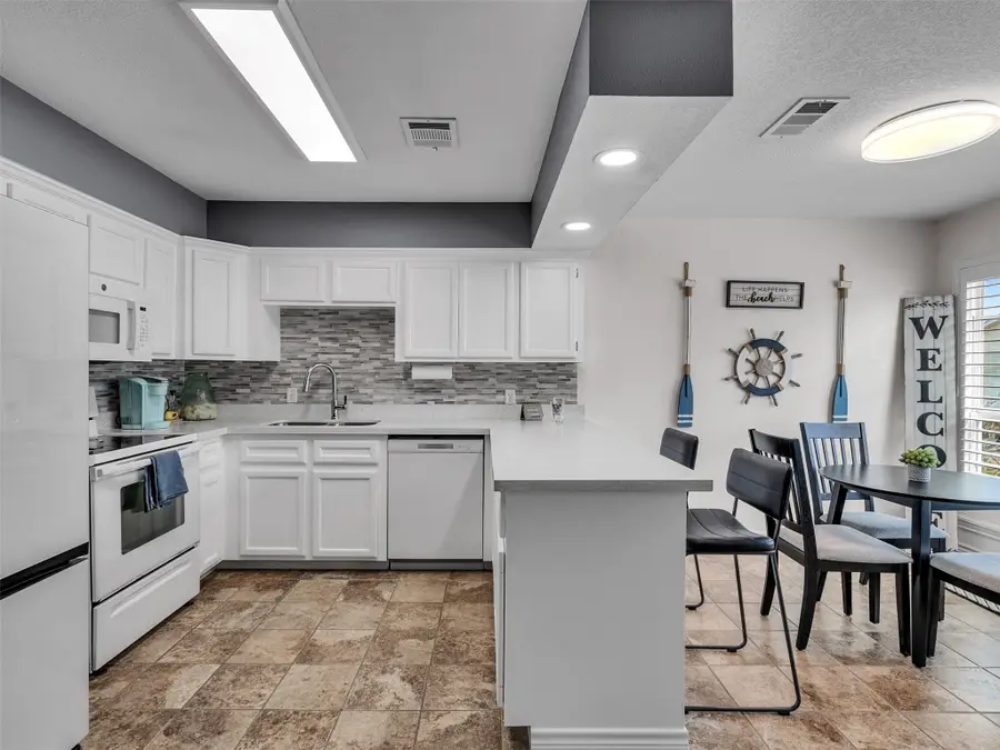 10109 Schaper Road, Galveston, TX 77554 - #3