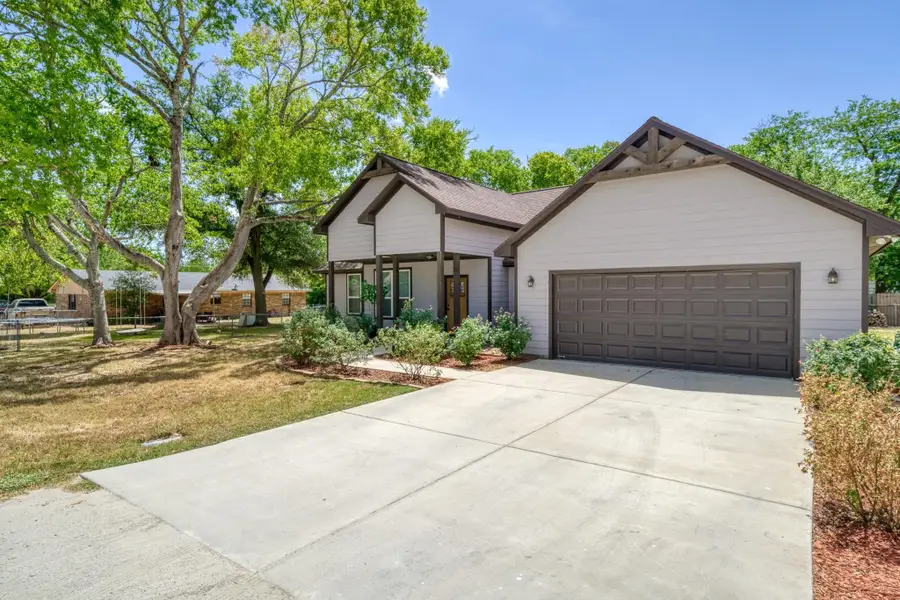305 Thompson Street, Madisonville, TX 77864 - Image #3