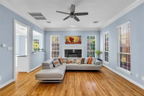 2819 Briarhurst Park, Houston, TX 77057