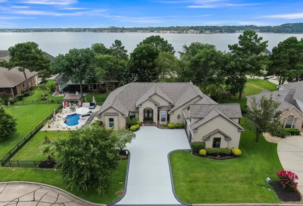 220 Palais Verde Road, Montgomery, TX 77356