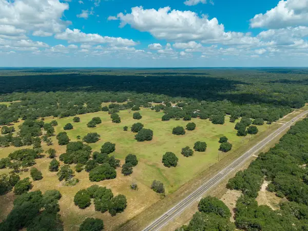 10338 Fm 2437, Hallettsville, TX 77964