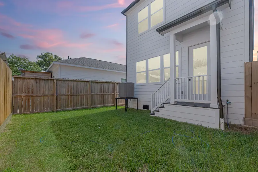 123 Amundsen Street #A, Houston, TX 77009 - #2
