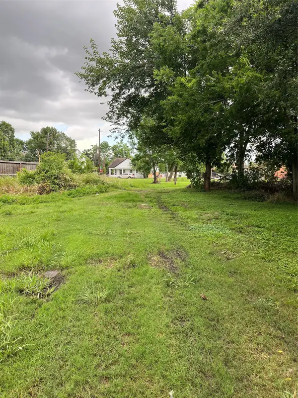 00 Bayou Street, Houston, TX 77020