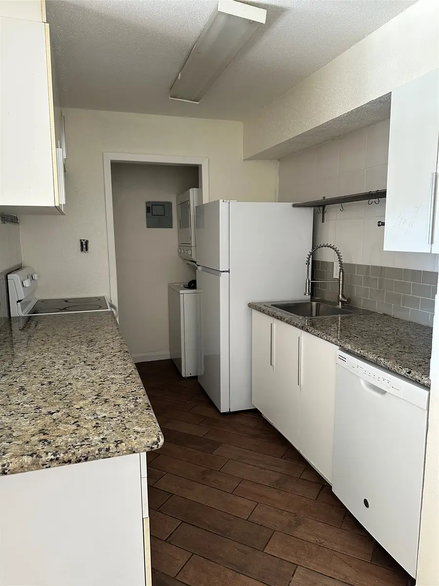 10603 S Wilcrest Drive #23, Houston, TX 77099 - Image #3