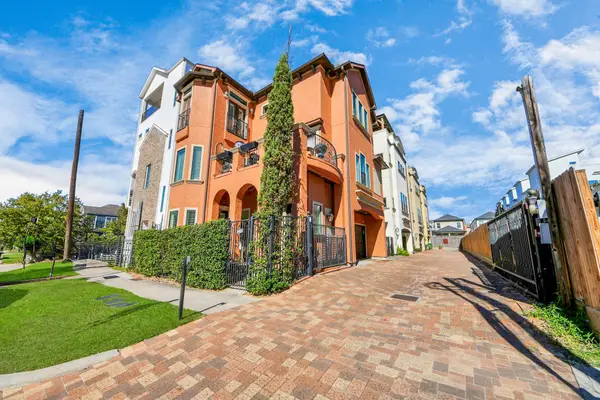 1141 W 23rd St #A, Houston, TX 77008