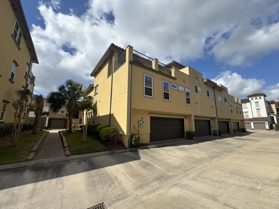 22 W Oaks Drive, Pasadena, TX 77058 - #3