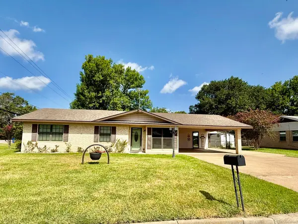 110 Glenview Street, Crockett, TX 75835